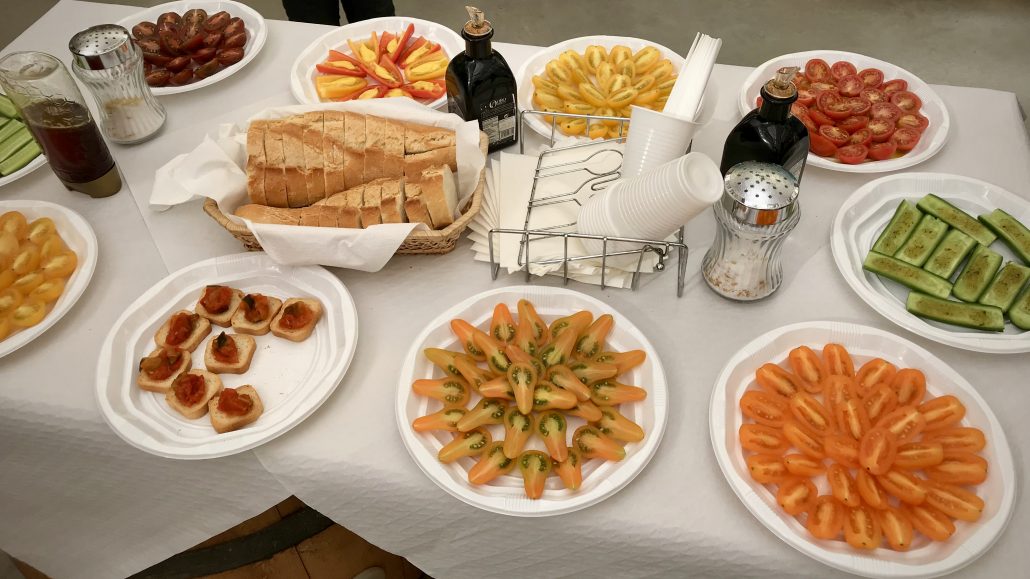 Tasting tomatoes at Clisol