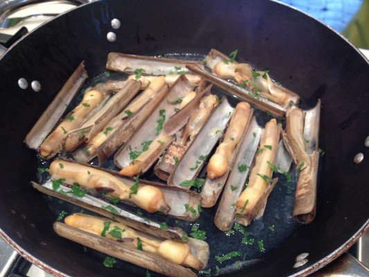 Razor clams with parsley